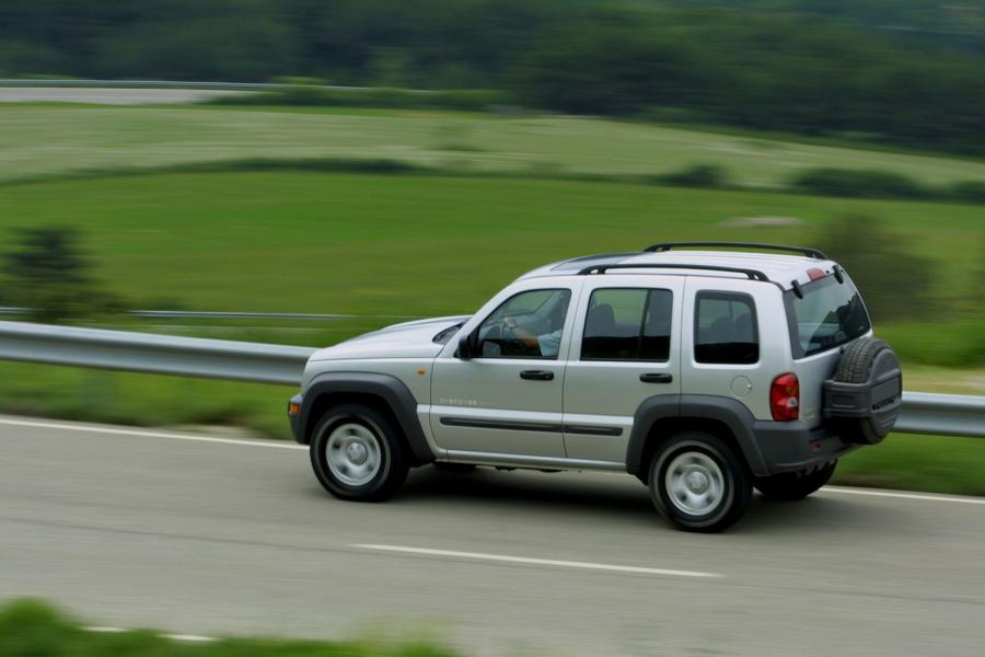  Jeep Cherokee 2002 года  (фото 36 из 130)